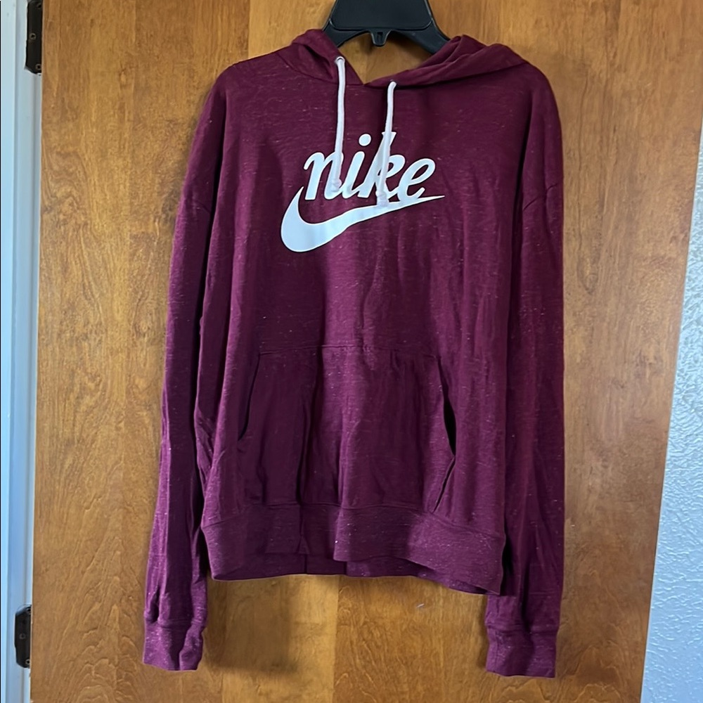 Women’s Nike Top